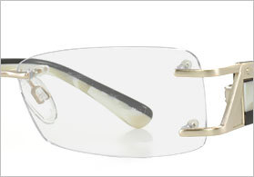 Randlose Brille mit doppelt gebohrten Brillengläser